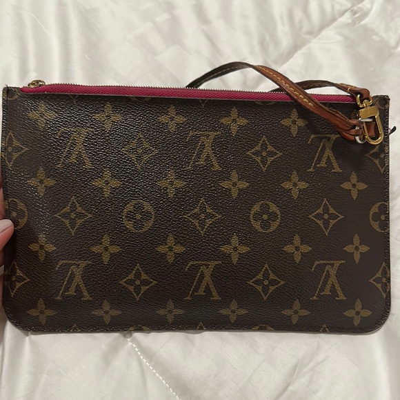 Louis Vuitton wristlet clutch - Picture 2 of 11